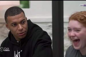 姆巴佩：梅西现在不在巴萨了，你应该关注皇马队🤣